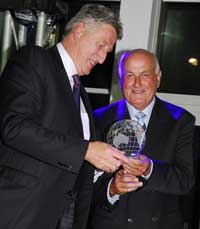Dr Chris Pigram, Deputy CEO of Geoscience Australia, accepting the joint Asia-Pacific Spatial Excellence Award on 22 November 2007