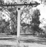 VIC-SA border sign near Murray River. (Photo: Alan Middleton). Click to go to Size of Australia page.