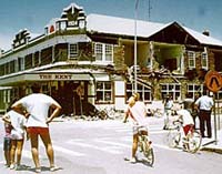 People inspect damage to the Hotel Kent after the Newcastle earthquake in December 1989. Reproduced with permission of Emergency Management Australia.