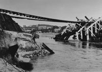 Fig 3. Fremantle Railway Bridge destroyed by the July 1926 floods.