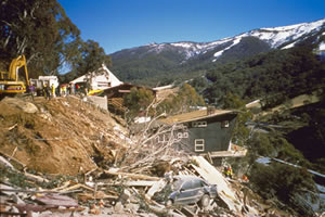 Thredbo rescue efforts in amoungst unstable masses of earth.