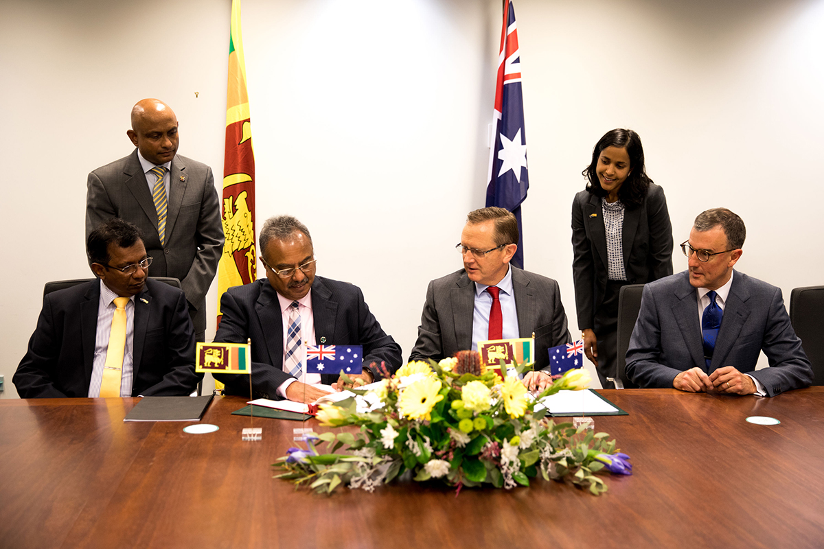 Chairman of the Geological Survey and Mines Bureau of the Government of Sri Lanka, Mr Iddawela and Geoscience Australia’s CEO Dr James Johnson signing a Memorandum of Understanding on Scientific and Technical Cooperation.