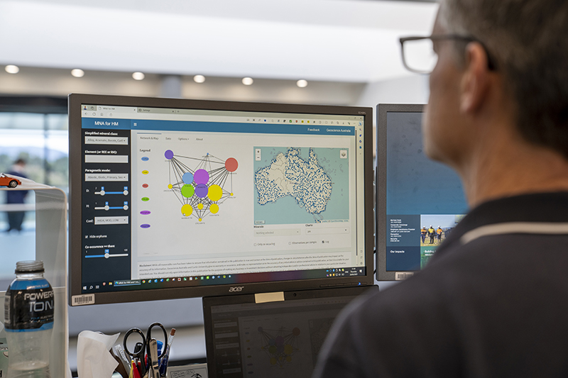 Minview Mapping Australia’s heavy minerals in world-first | Geoscience Australia