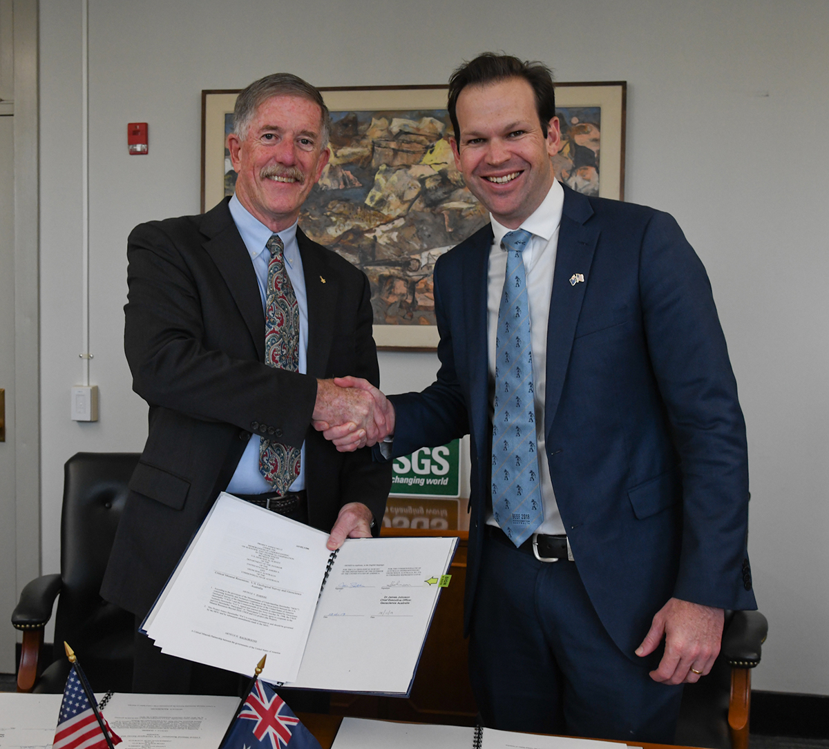 Director of the USGS, Dr Jim Reilly, with Minister for Resources and Northern Australia Matt Canavan, who witnessed the signing.