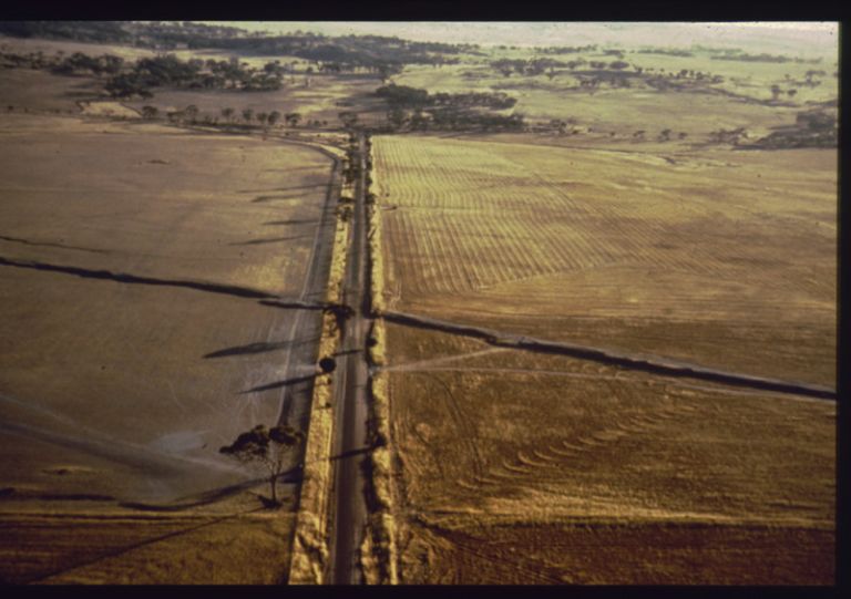 Aerial image of a surface rupture several kilometers long from the Meckering earthquake