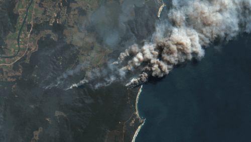Sentinel-2A - 2019-09-09 - Yamba, NSW - DEA Surface Reflectance Normalised Burn Ratio - NIR, SWIR - False colour and true colour image of fire burning south of Yamba.