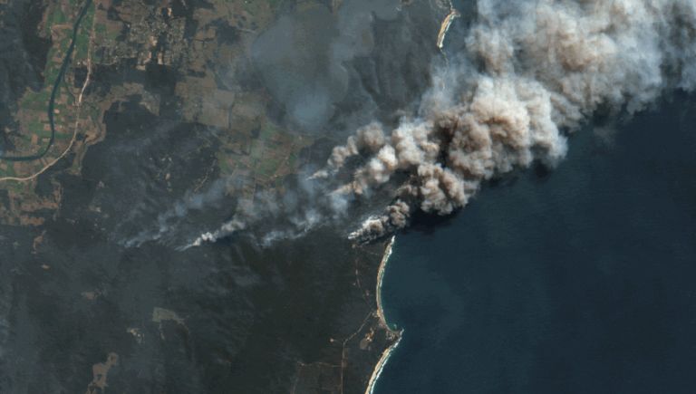 Sentinel-2A - 2019-09-09  - Yamba, NSW - DEA Surface Reflectance Normalised Burn Ratio - NIR, SWIR - False colour and true colour image of fire burning south of Yamba.