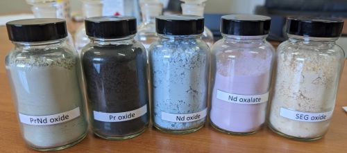 Jars of REE oxides